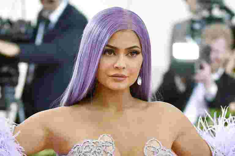 Coty在现实明星Kylie Jenner的美容品牌上拍摄了6亿美元的赌注