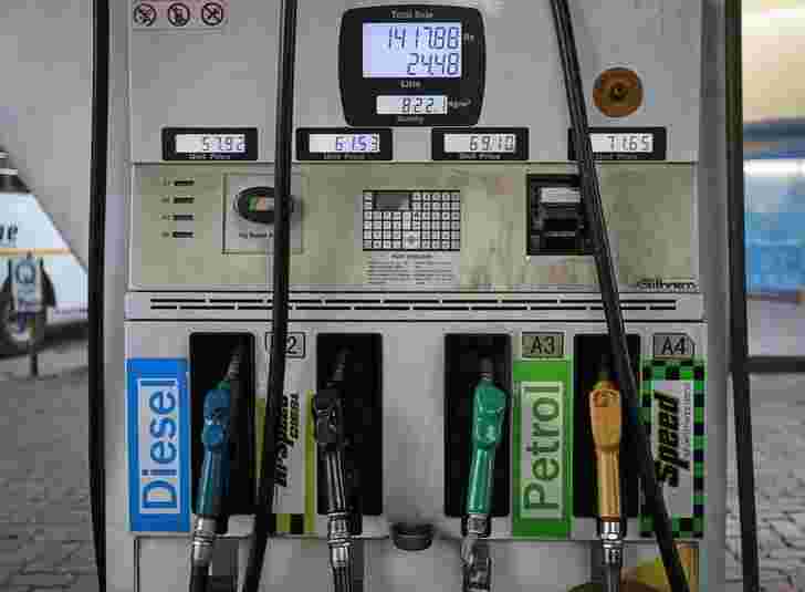 汽油，柴油价格周四跨越大城市;在这里查看价格