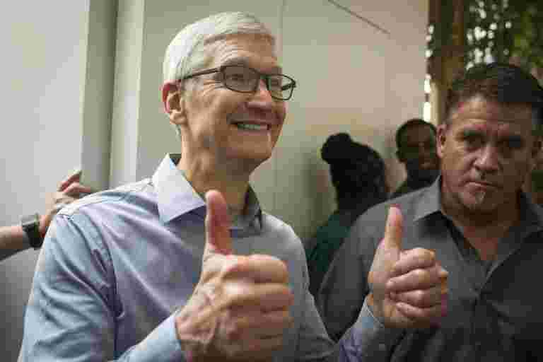CEO TIM COOK说，苹果在印度恢复到增长，我们对此感到非常高兴