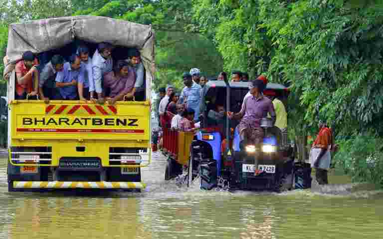 A.K Antony说，喀拉拉邦洪水应该被宣布为国家灾难