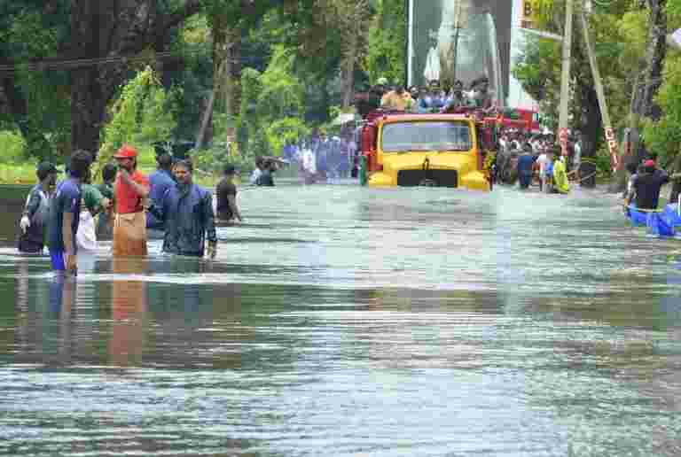 喀拉拉邦洪水：为什么印度拒绝接受阿联酋的援助？