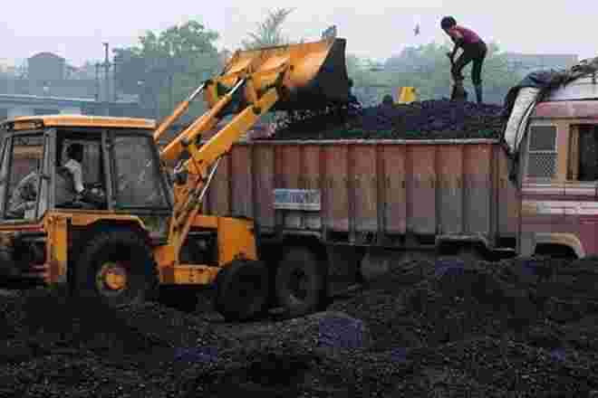 政府在煤炭印度出售3.18％的股份，获得5,300卢比