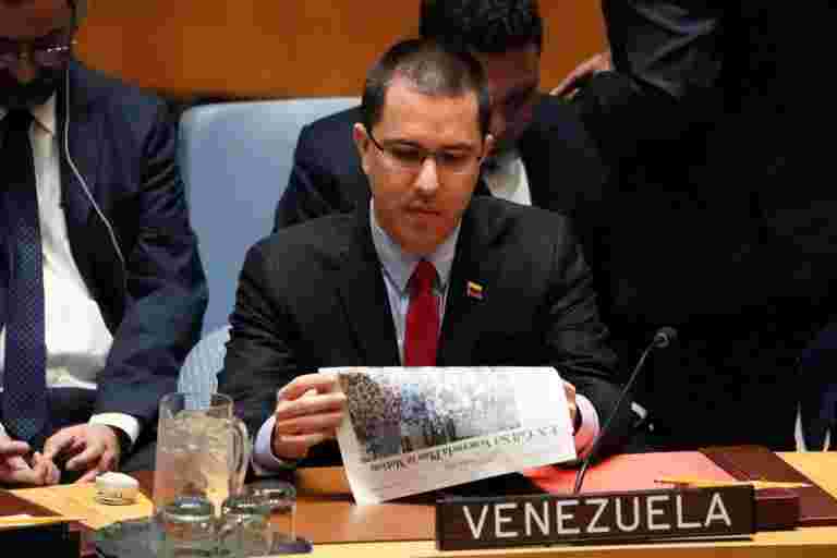 谁代表委内瑞拉？联合国，国际贷款人陷入困境