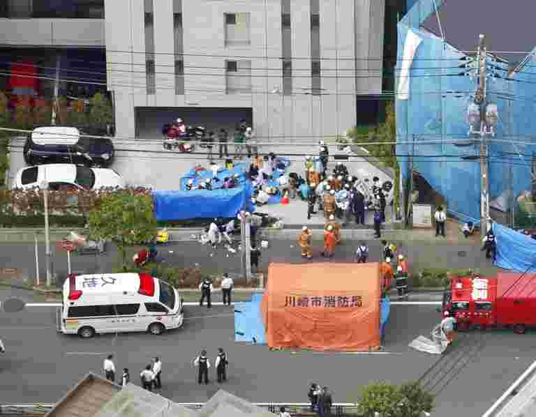 日本巴士停止刺伤19，杀死最多3