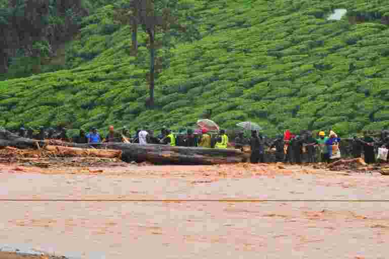 喀拉拉邦下雨：42死，救助营地超过1万卢比
