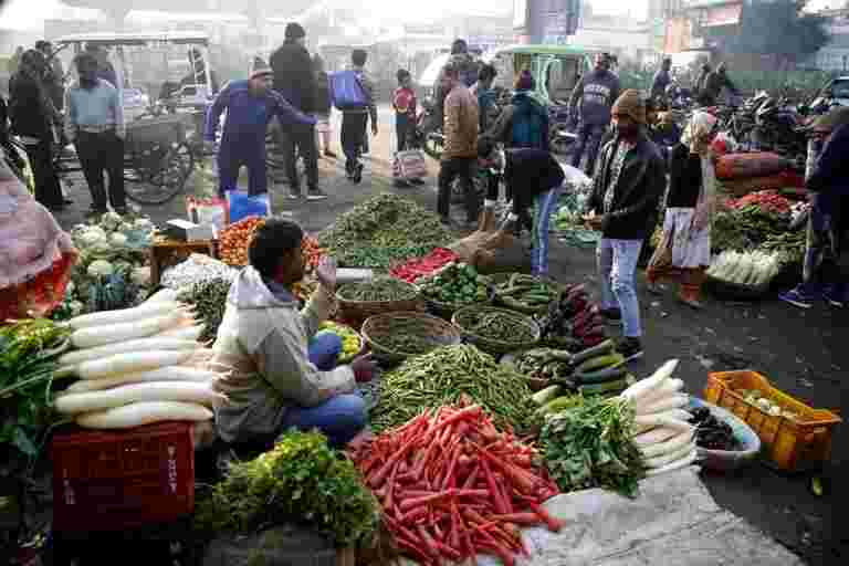 印度零售通胀英寸在10月份高达7.61％，粮食价格较高的后面