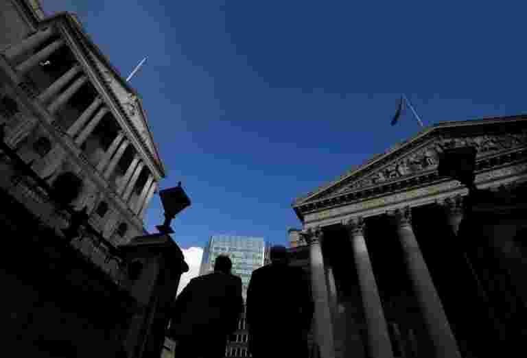 英格兰银行提高危机低点的率，信号不急于徒步旅行