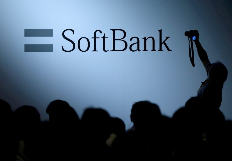 SoftBank从银行提供了90亿美元的贷款贷款