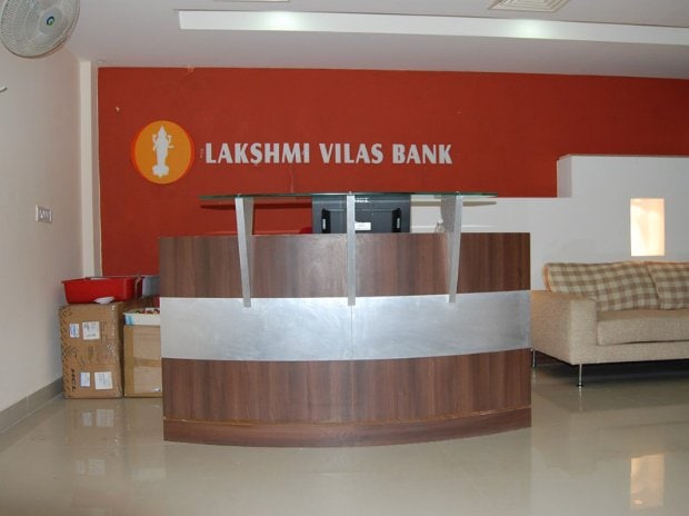 Lakshmi Vilas Bank股票击中上路，Indiabulls住房在合并协议的变化后落下