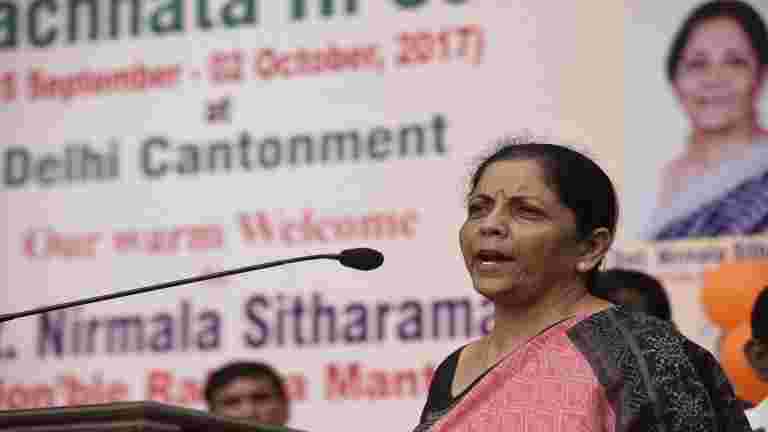 GOVT义务突然根据法律达到3％的财政赤字，FM Nirmala Sitharaman说