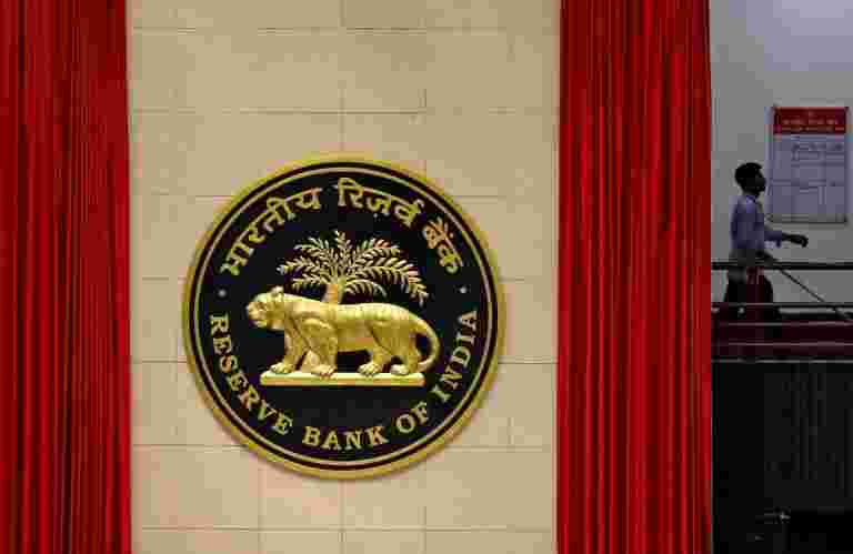 RBI在Tamilnad Mercintile Bank上强加了35万卢比