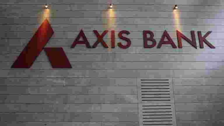 邮雾Mondal退出Axis Bank将另一个私人银行